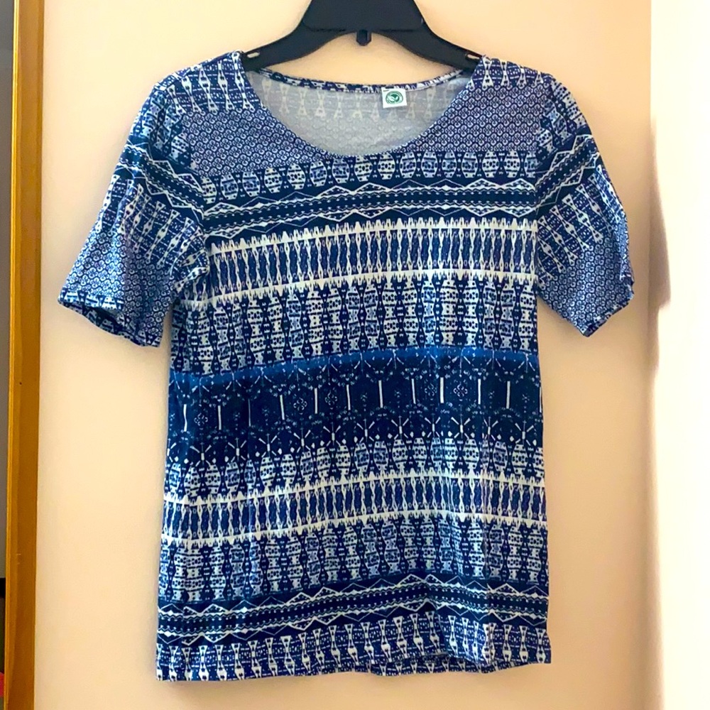 Graphic Pattern Top - Picture 2 of 5